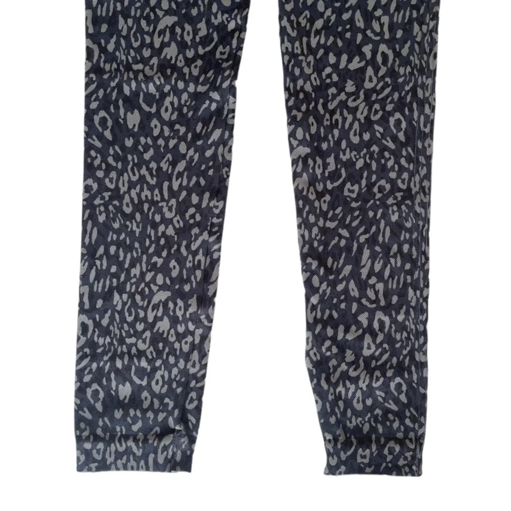 Spanx Look at Me Now double layer waistband leopard print jegging in black